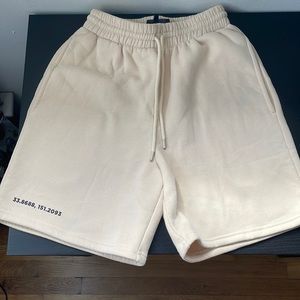 *LIKE NEW* Meshki Unisex Oatmeal Cozy Sweat Shorts. Size: UNISEX XS